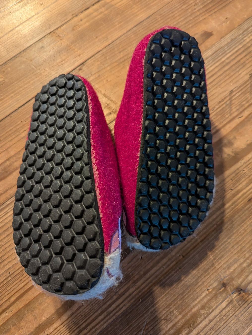 Schuhe für Mädchen: Hausschuhe Supersoft Grösse 28 – Gebraucht aus Wallisellen von Taurusit 2