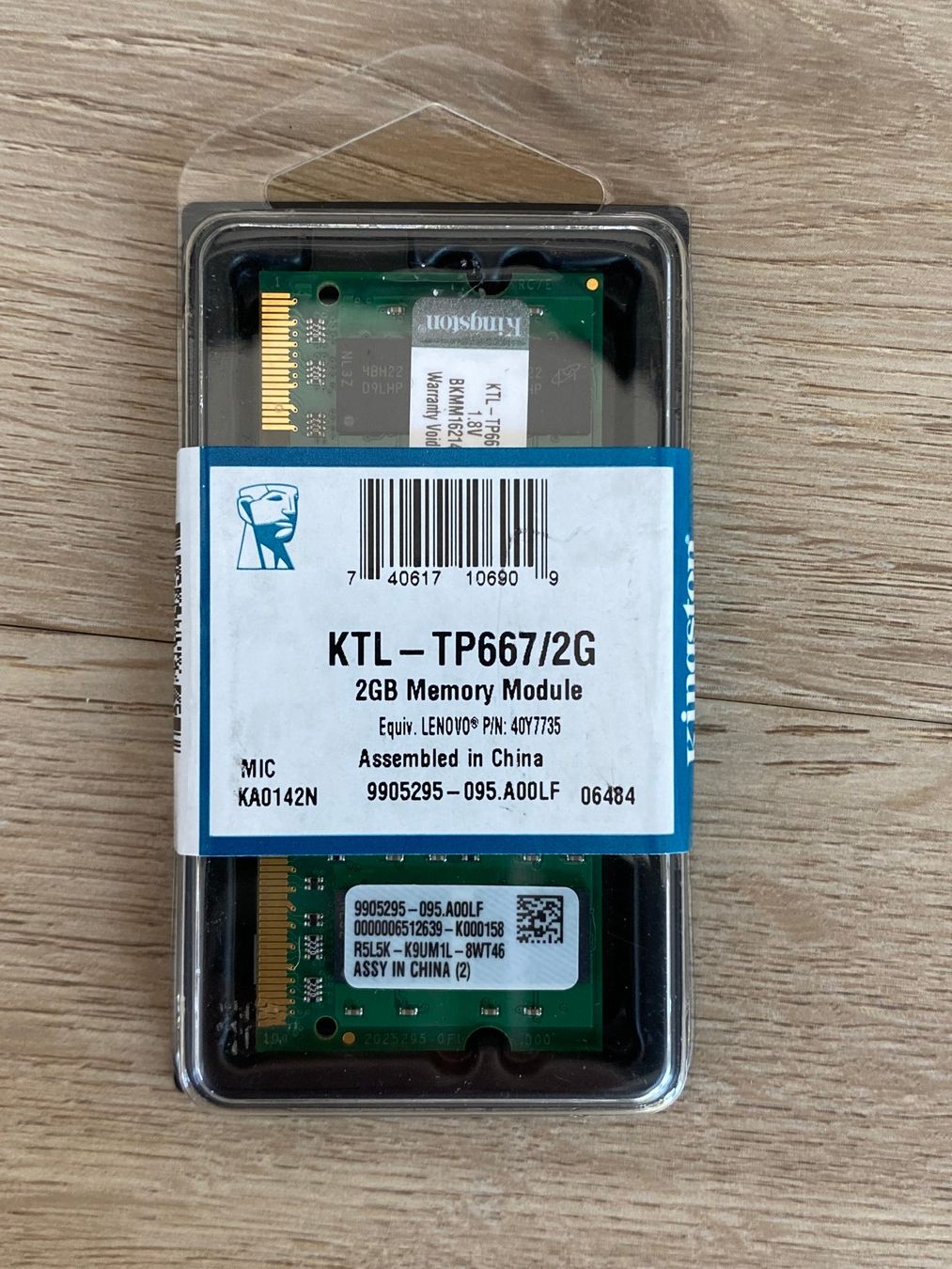 Kingston Memoria / RAM: Kingston 2GB DDR2-800 SO-DIMM Notebook RAM PC2-6400S – Nuovo e nell'imballaggio originale da Wetzikon ZH venduto da BackToRetro
