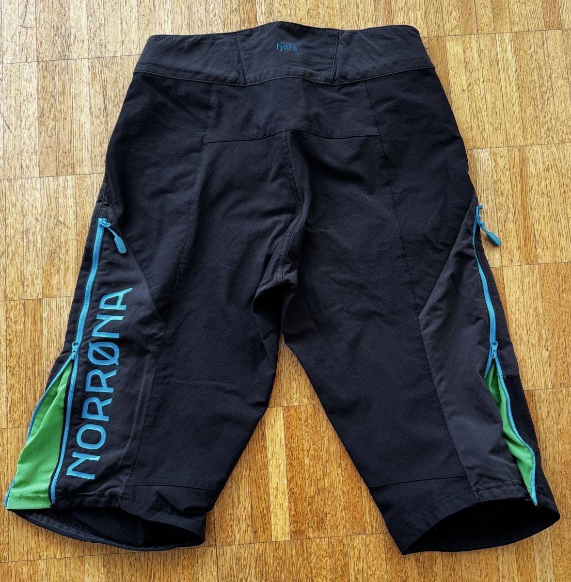 Norrøna Hosen: Norrona Fjora Flex 1 Shorts Anthrazit  – Gebraucht aus Adligenswil von Jumpy10 1