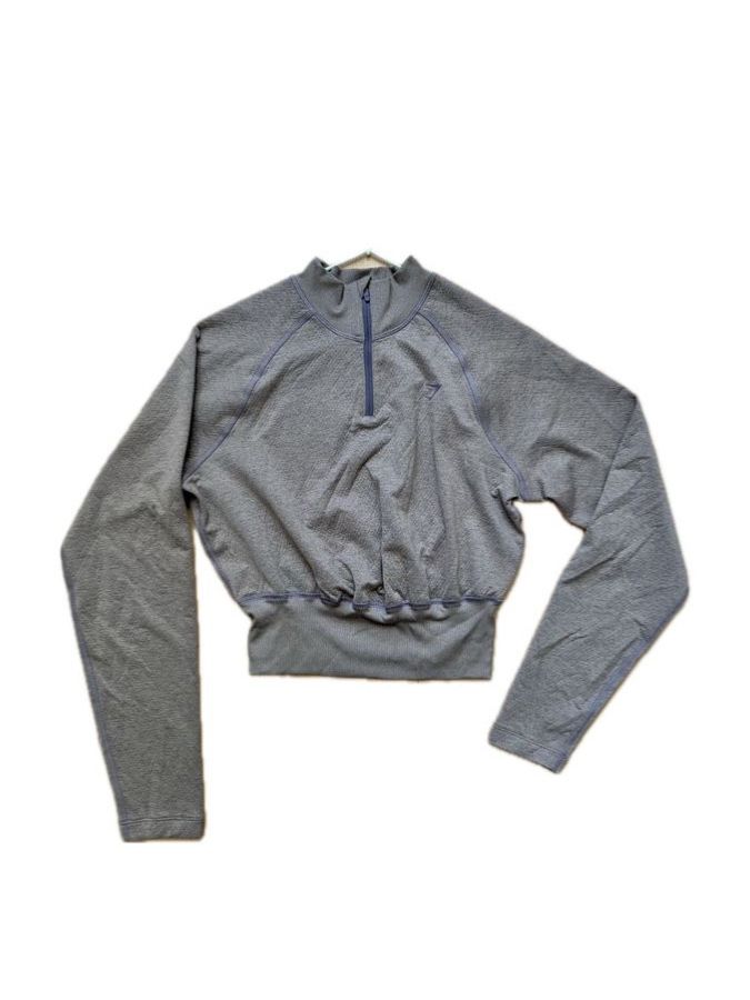 Gymshark Top: Gymshark Pullover grau Groesse S neuwertig – Usato da Zürich venduto da sagres_5