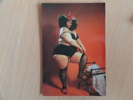 Erotik - AK - femme voluptueuse chapeau - 1987