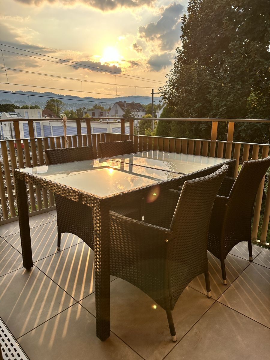 Set de table et chaises: Gartentisch-Set mit 4 Stühlen – D'occasion à Küsnacht ZH par adr_669g 2
