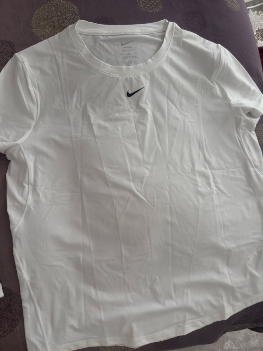 Nike T-Shirts: Nike Tshirt – Neu und originalverpackt aus Landquart von Fisch0004