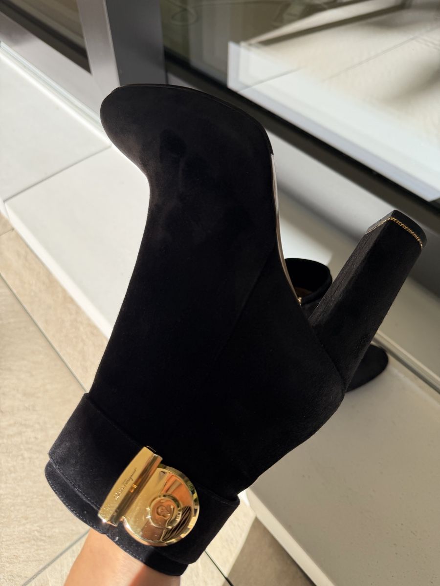 Salvatore Ferragamo Scarpe da donna: Ferragamo suede heels 38 size – Nuovo (secondo la descrizione) da Corsier GE venduto da Karol_save_planet 6