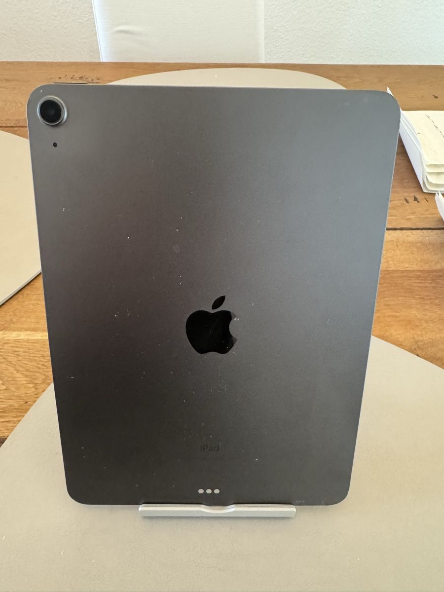 Apple Tablet PC: iPad Air 4 – 256 GB  – Defekt aus Adliswil von Busys 2