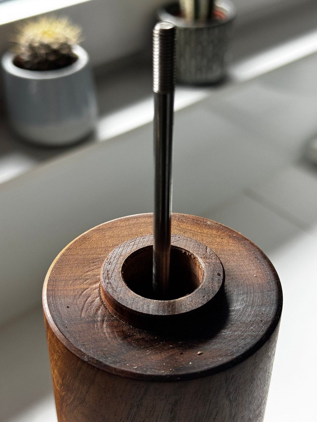 Elettrodomestici da cucina: Edle extra grosse Pfeffermühle in Nussbaum Holz, 40cm Höhe – Usato da Baar venduto da qsi2005 5