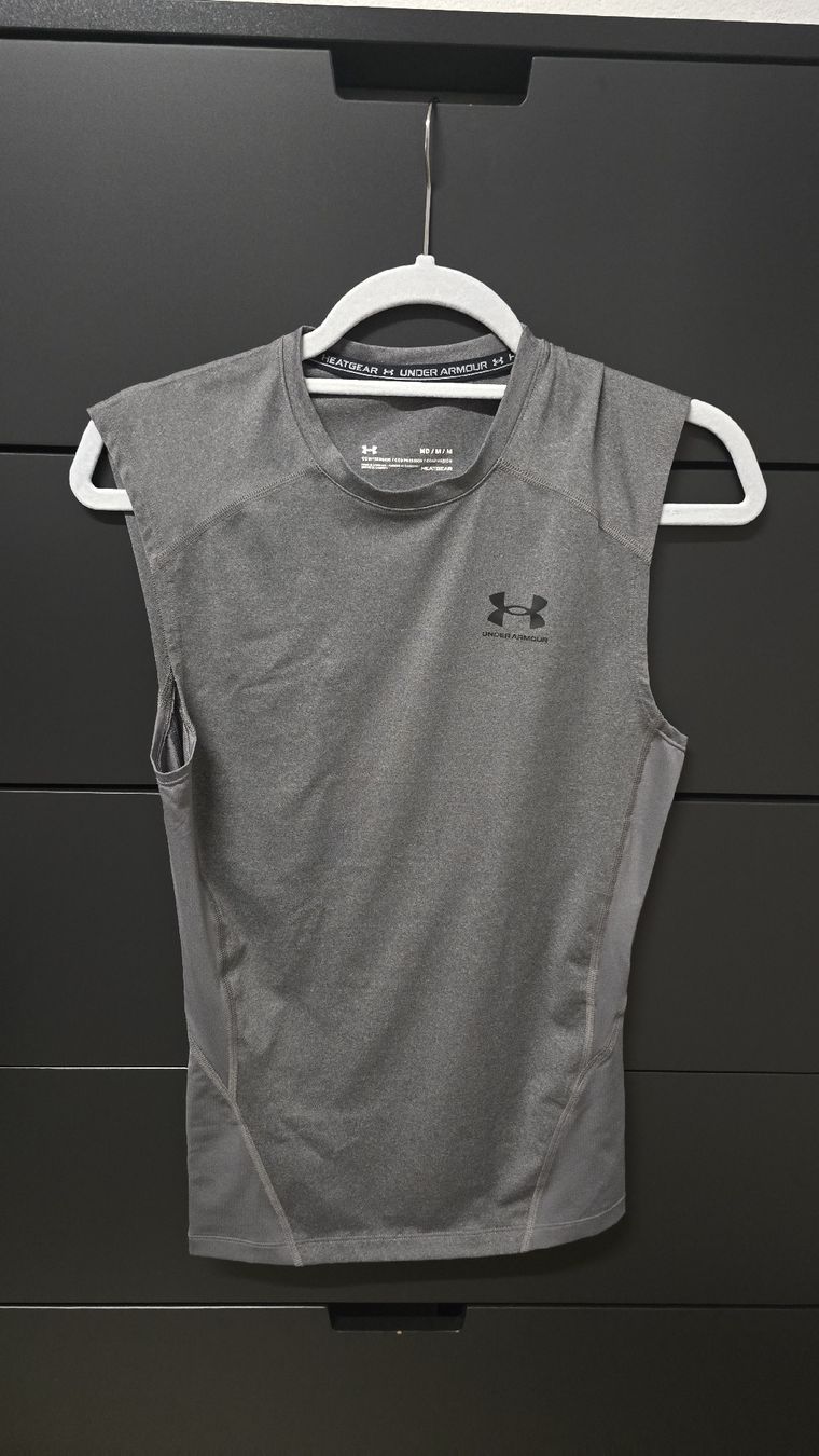 Under Armour T-shirts: Under Armour Compression Tanktop – Neuf (Voir description) à Rothrist par adniramadani21