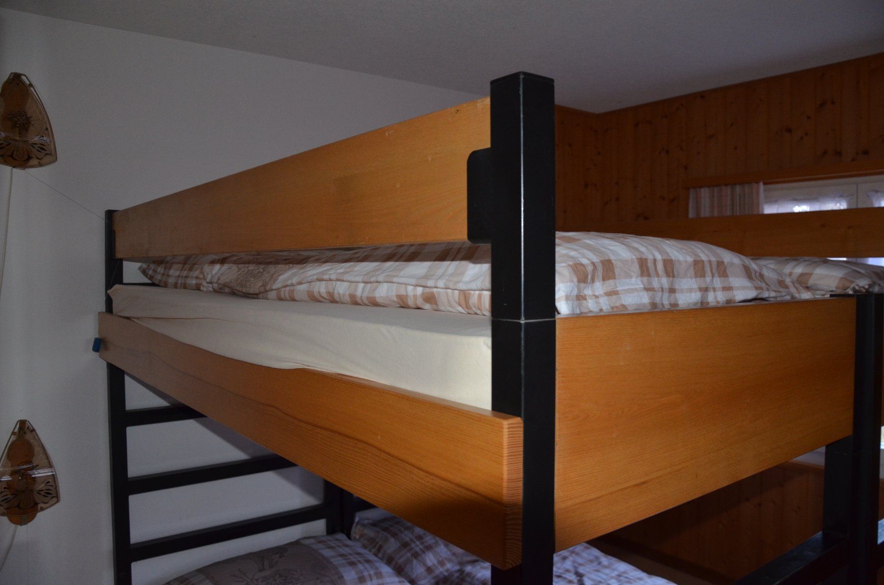 Letti: Kaihüttenbett  Massenlager – Usato da Schwyz venduto da Titlis49 8