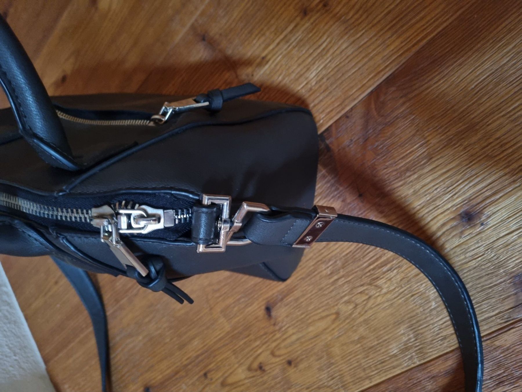 Borse da donna: Handtasche dunkelbraun mit Schultergurt – Usato da Vättis venduto da cala010 3