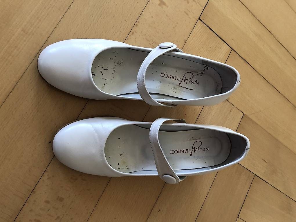 Scarpe da donna: Hochzeitsschuhe – Usato da Frutigen venduto da isud7 1