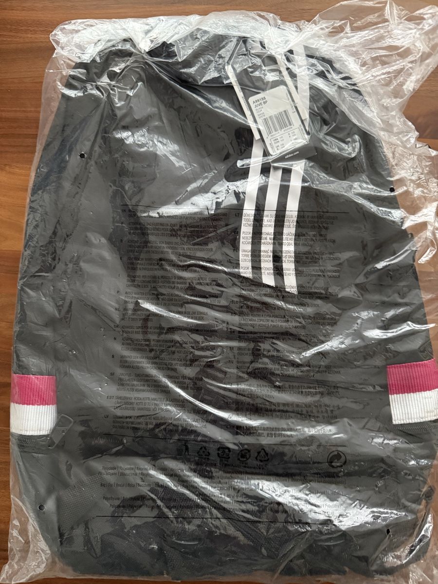 Zaini: Adidas Juventus Rucksack Backpack NEU – Nuovo e nell'imballaggio originale da Dübendorf venduto da CellarSeller 1