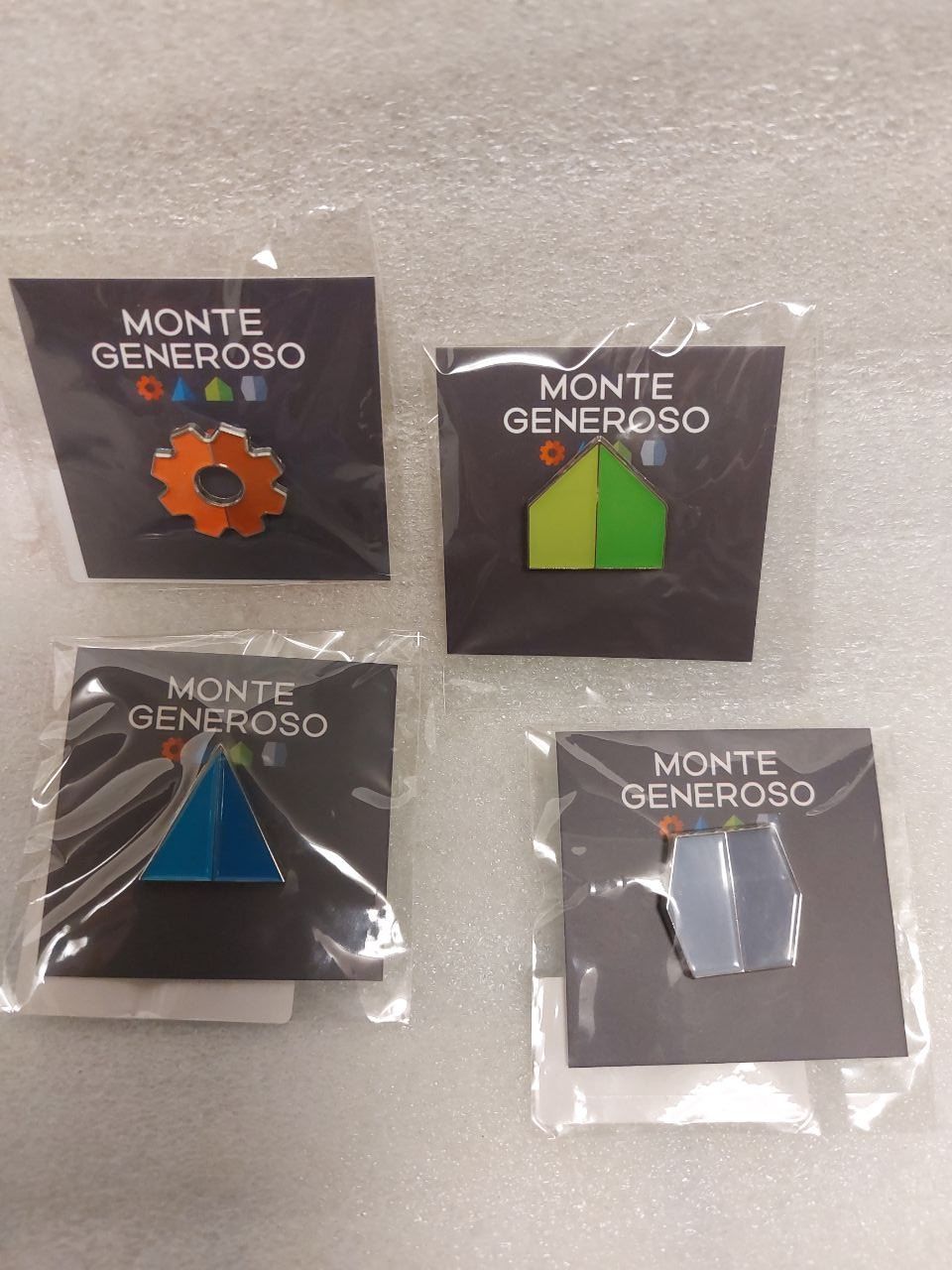 Broches & Aiguilles: 4 Pins Monte Generoso – Neuf avec emballage d'origine à Pambio Noranco par Pol69
