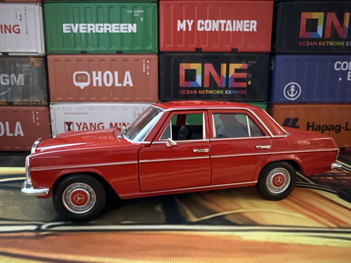 Mercedes-Benz Modellautos: Mercedes-Benz 220 – Neu (gemäss Beschreibung) aus Basel von Zomeg