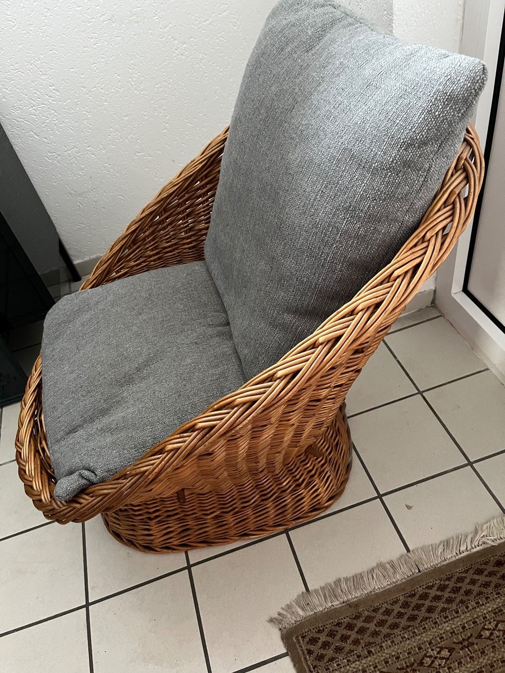Sessel: Korbstuhl – Gebraucht aus Bern von  1