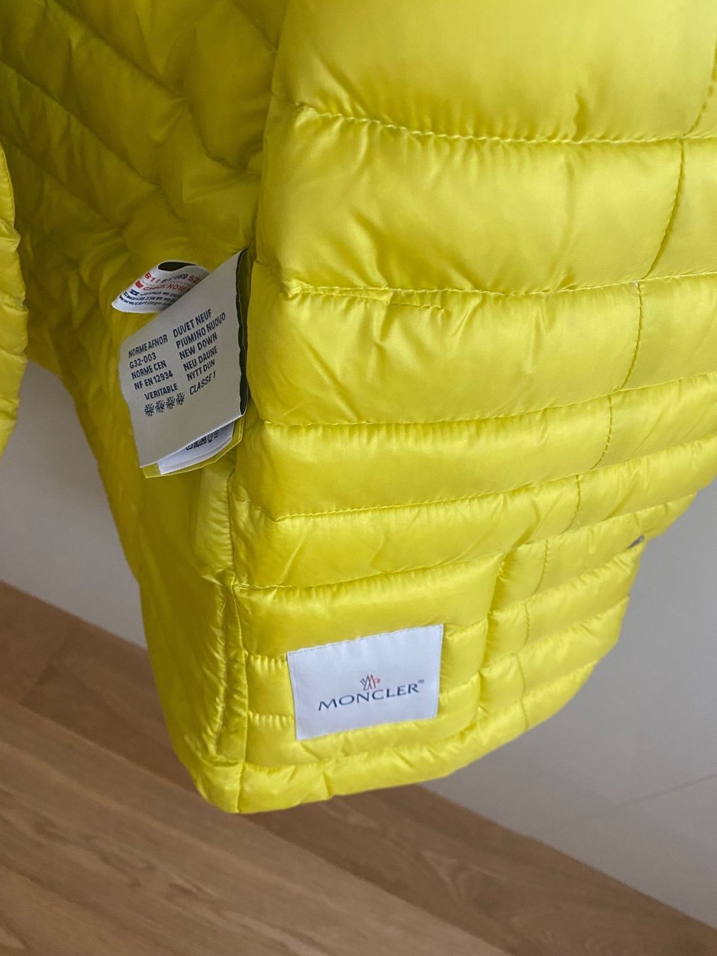Moncler Giacche: 100% original Moncler Jacke – Usato da Männedorf venduto da Cosmo11 3