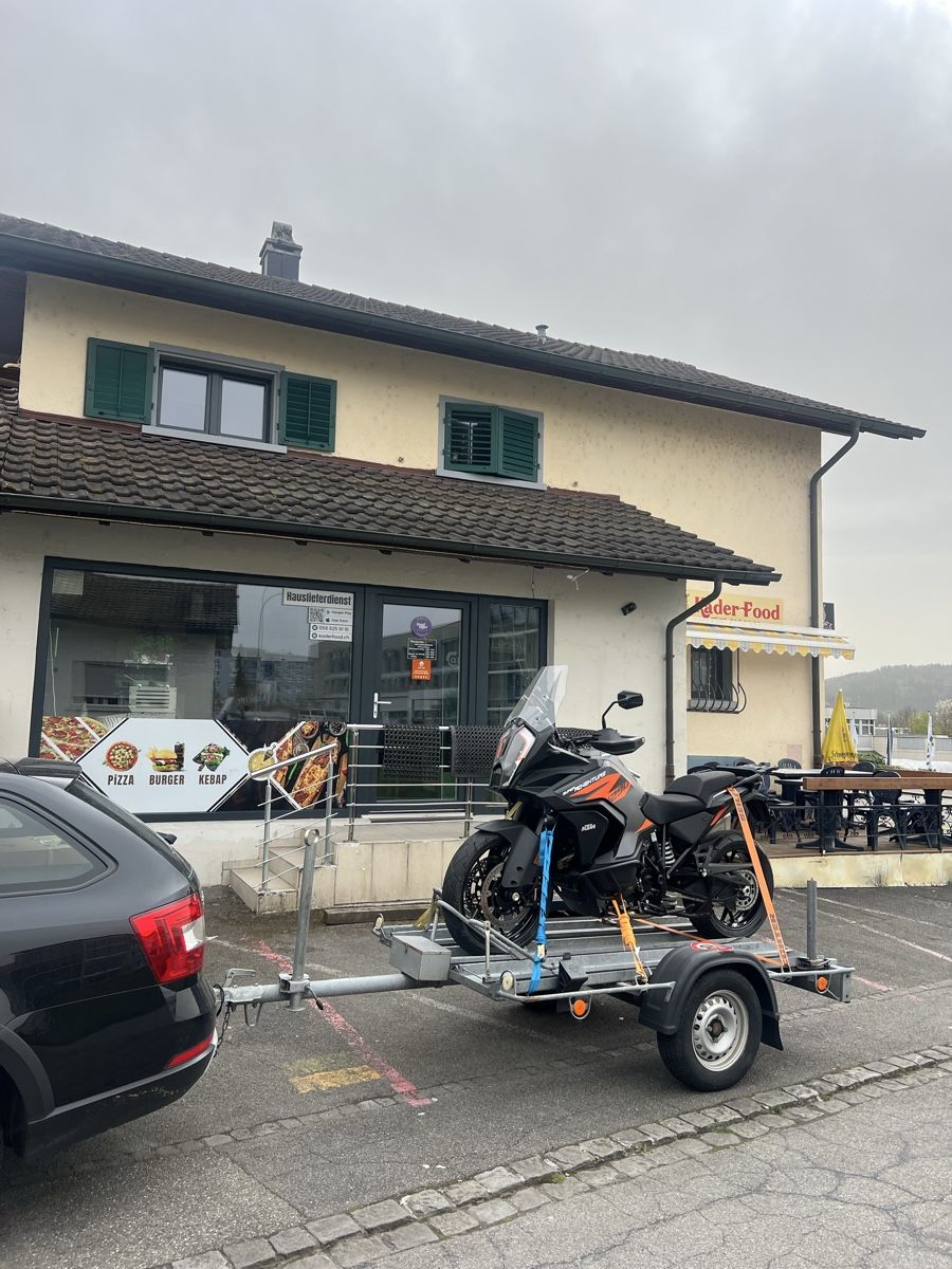 Humbaur Rimorchi: Motorradanhänger Mieten – Usato da Schinznach Bad venduto da Bann