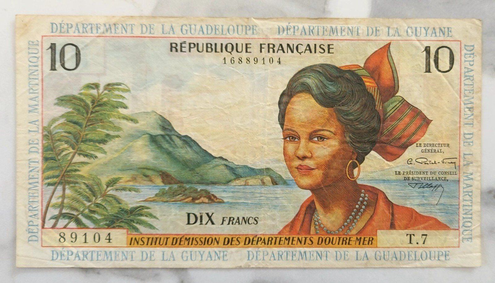 Banknoten: ANTILLES FRANÇAISES Guyane 1963 10 FRANCS – Gebraucht aus Yens von banknotescollection