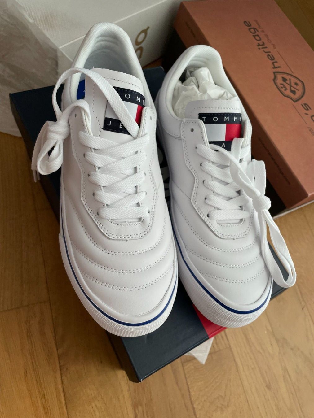 Tommy Hilfiger Herrenschuhe: Sneakers – Neu und originalverpackt aus Recherswil von Kaltrina10