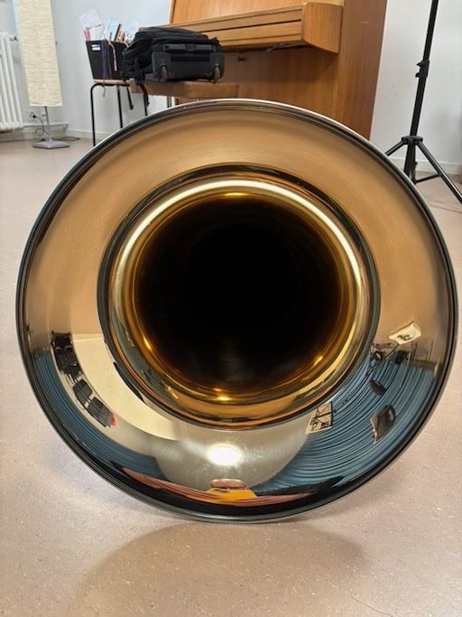 Strumenti musicali: Tuba Miraphone 88 in C – Usato da Zürich venduto da Spirtuba 2