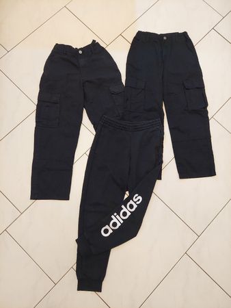 Cargohosen und Trainerhosen
