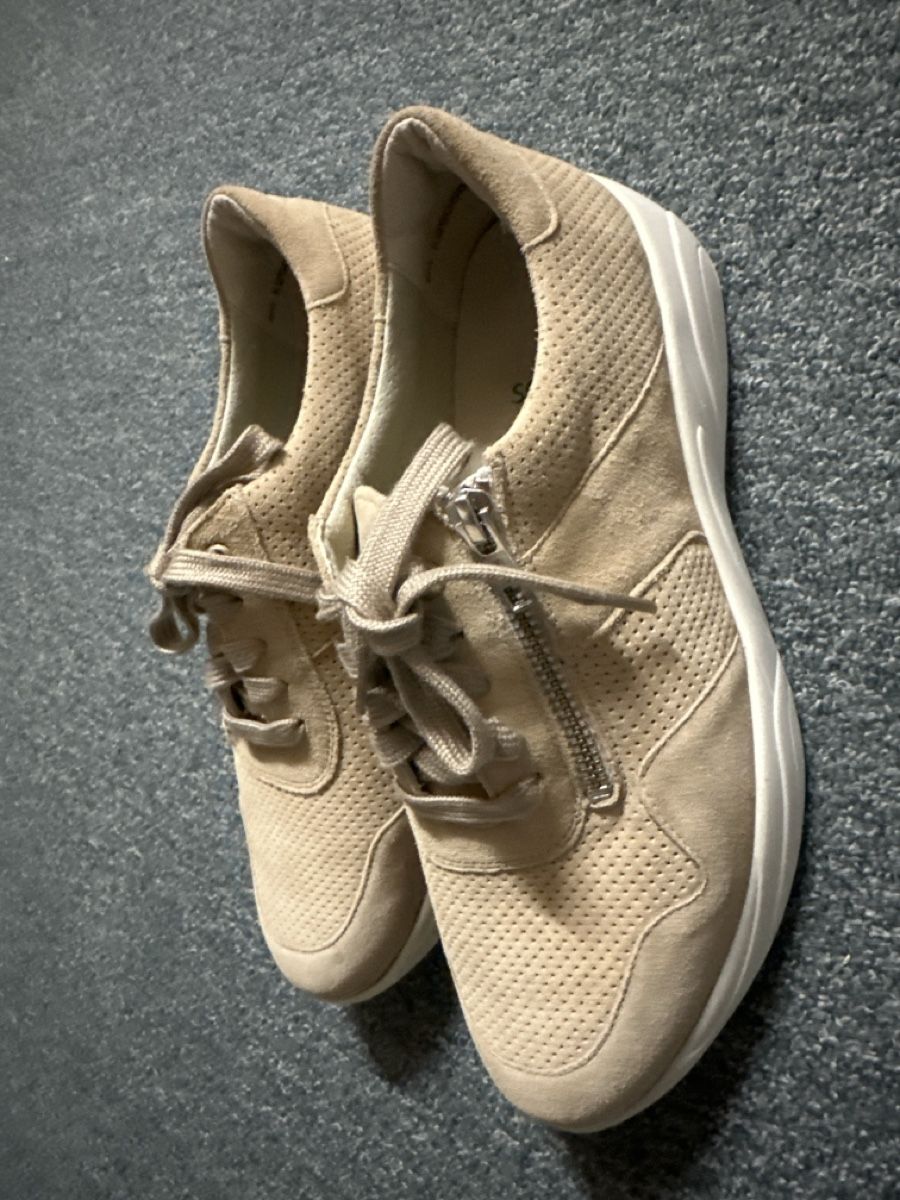 Scarpe da donna: Solidus Kea Sneaker beige Gr 6.5 neu – Nuovo e nell'imballaggio originale da Baltschieder venduto da YmroBe 1