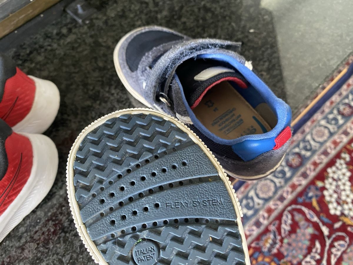 Nike Scarpe per ragazzi: Nike &Geox size 23,5 – Usato da Blonay venduto da art_7f87 4