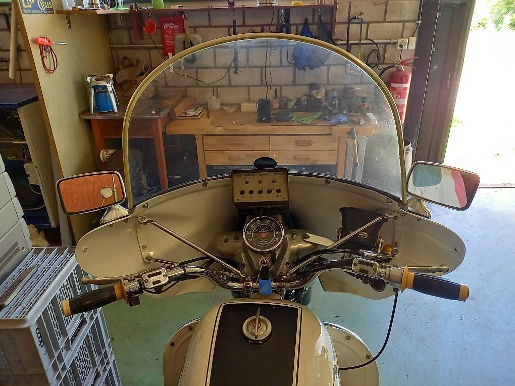 Strada: Moto Guzzi V7 700 – Usato da Bombinasco venduto da Camarildo 3