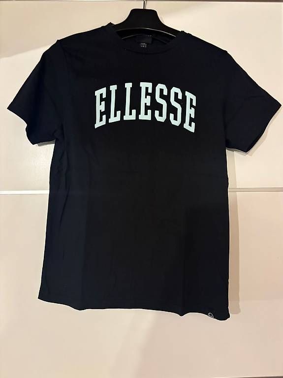 T-shirt: Ellesse T-Shirt Grösse 38 – Usato da Uttigen venduto da extreme08
