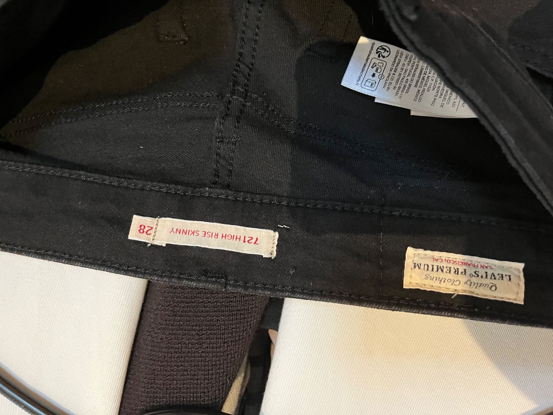 Levi's Lotti di vestiti: T-shirt – Usato da Versoix venduto da ste_9jdv 4