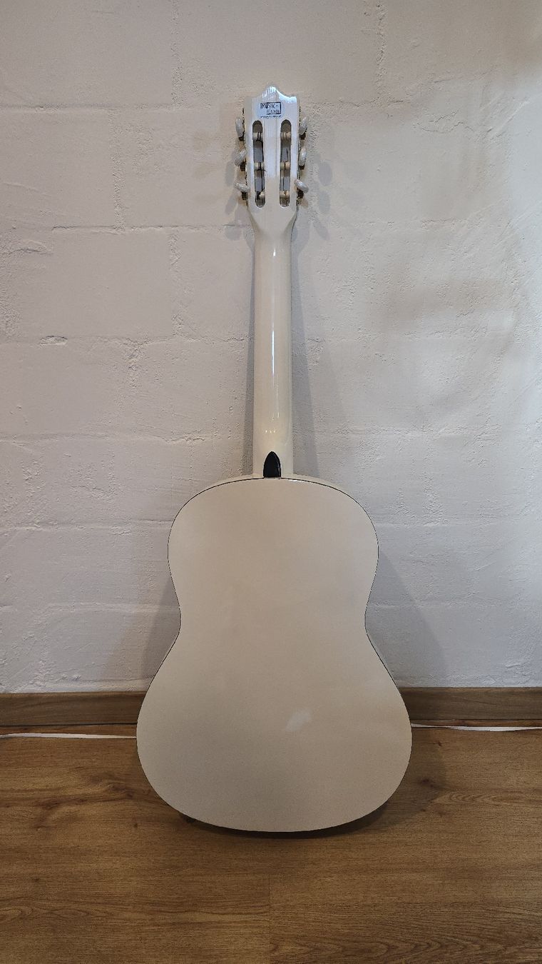 Strumenti musicali: Schöne weisse Gitarre CK150 MSA – Usato da Buchberg venduto da MaddieF 3
