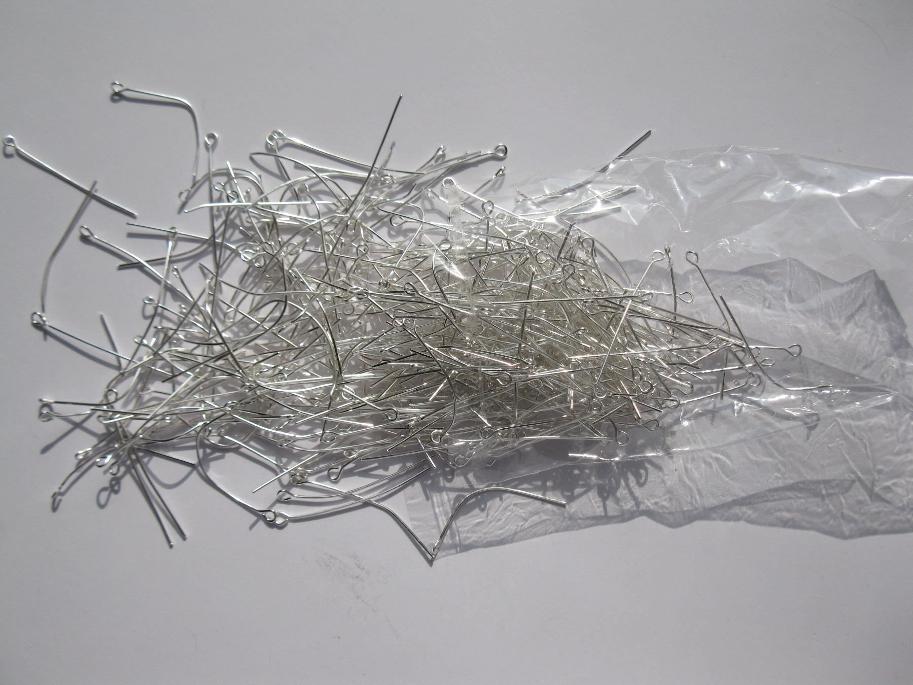 Perlen (unechte): 350 Kettelstifte versilbert 40mm – Neu und originalverpackt aus St. Margarethen TG von LuanaKa