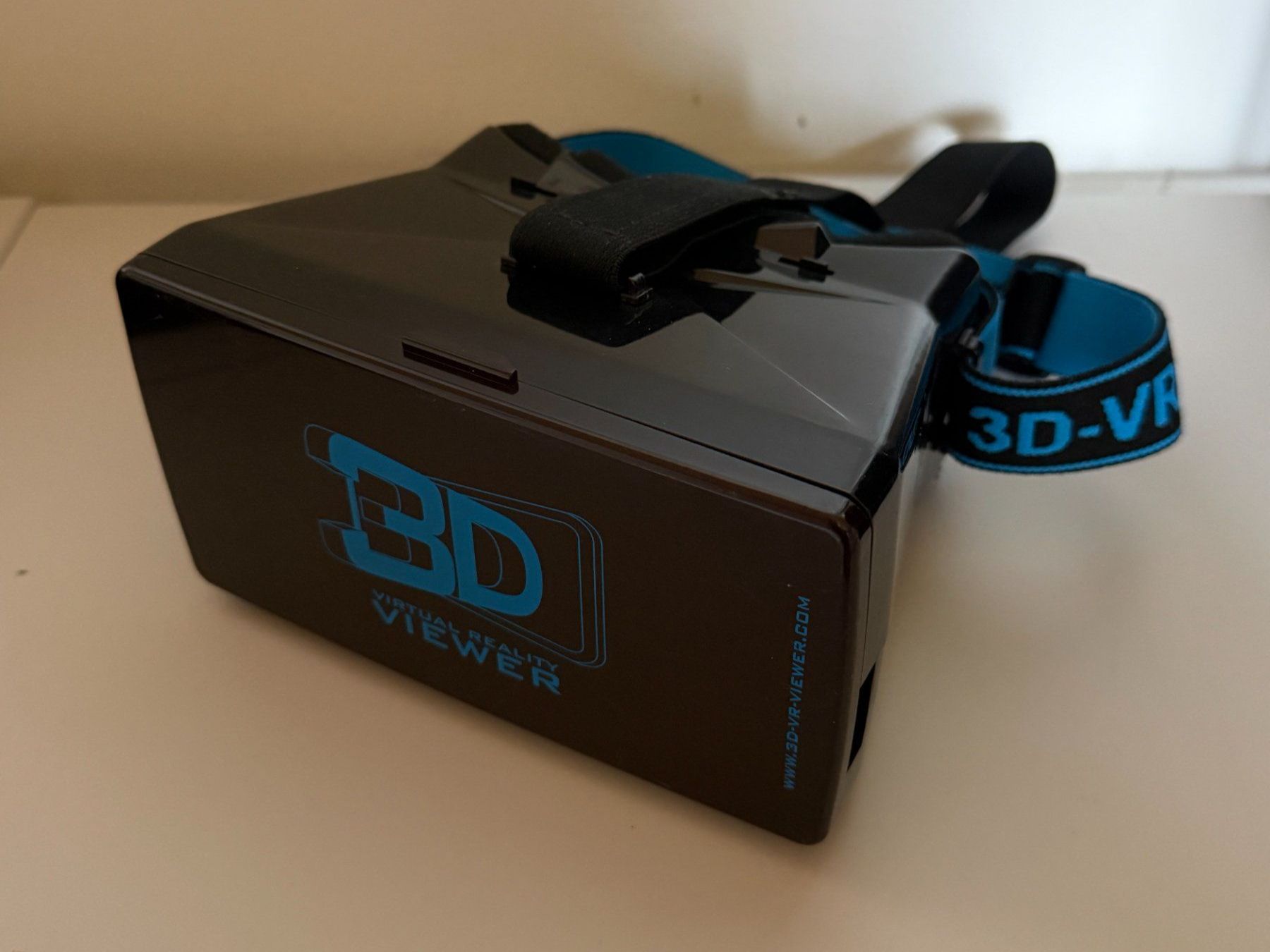 Casco VR: VR Headset für Smartphones – Usato da Hermetschwil-Staff venduto da b6mp