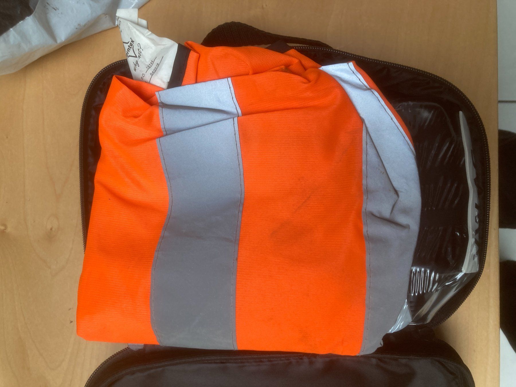 Volkswagen Tutti pezzi di ricambio auto: VW Reifendichtmittel + Kompressor 7H0601703 Caddy Golf – Usato da Cham venduto da WB2223 4