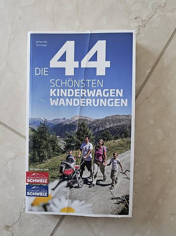 Libri: Wanderung mit Kinderwagen – Usato da Ueberstorf venduto da RIA91