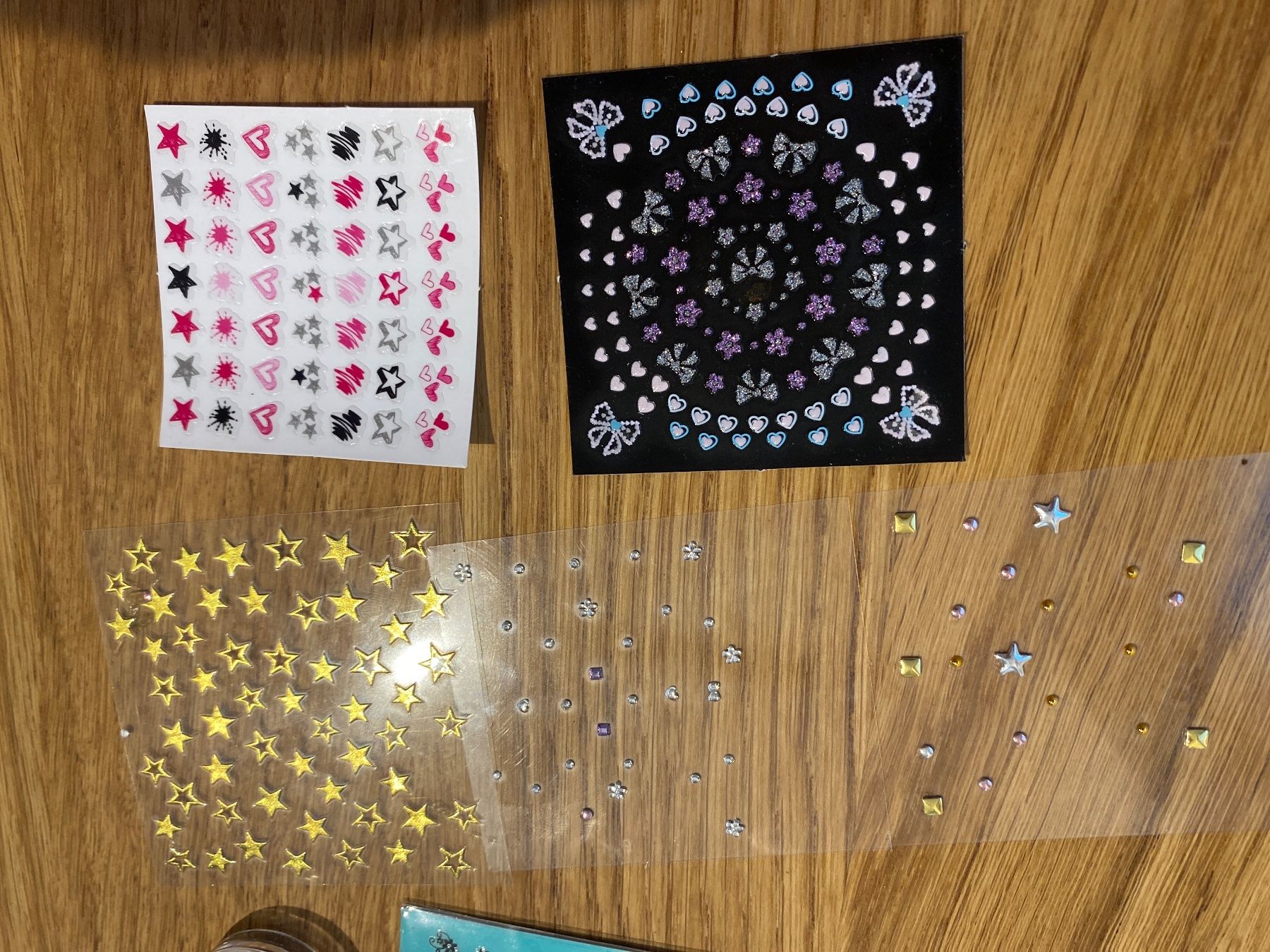 Vernis à ongles: Nagelsticker komplettes Set – Neuf (Voir description) à Seewen SO par HappyHappyHappy 4