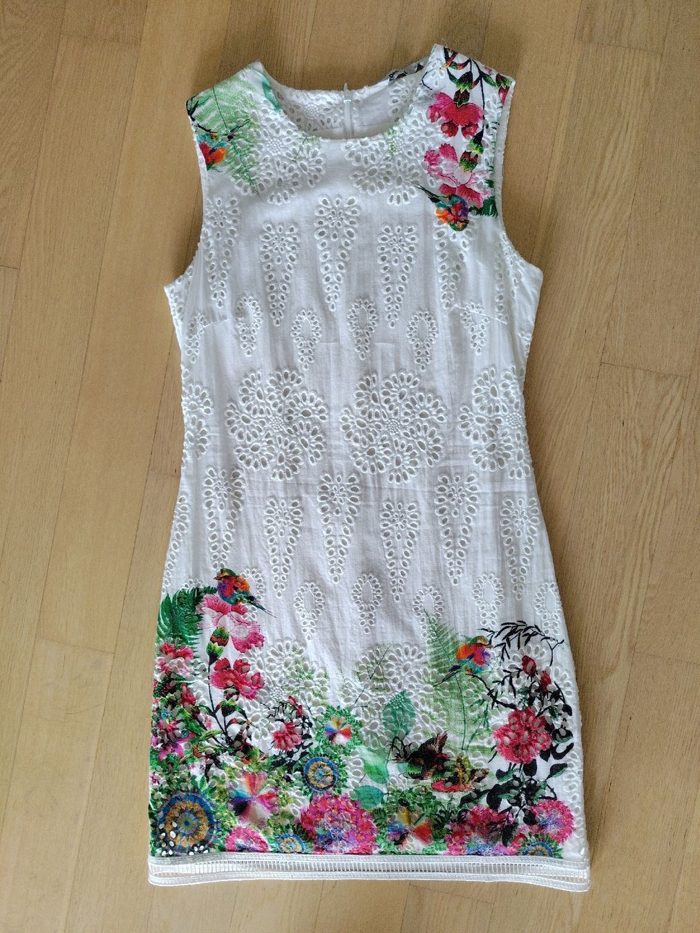 Desigual Vestiti: DESIGUAL Etui-Kleid weiss/bunt Taille 34 – Usato da Buchrain venduto da QueenyHE51