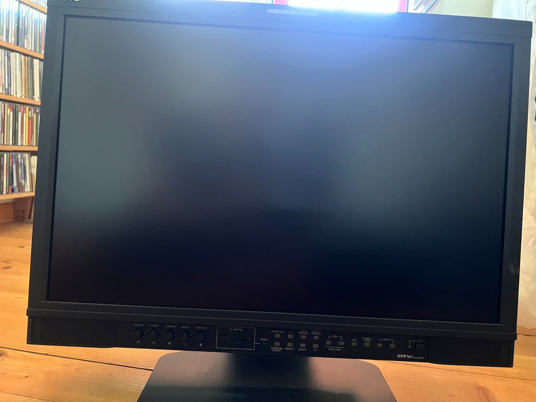 JVC Monitor: JVC Referenzmonitor LCD DT-V24G1 – Usato da Uster venduto da rocky710
