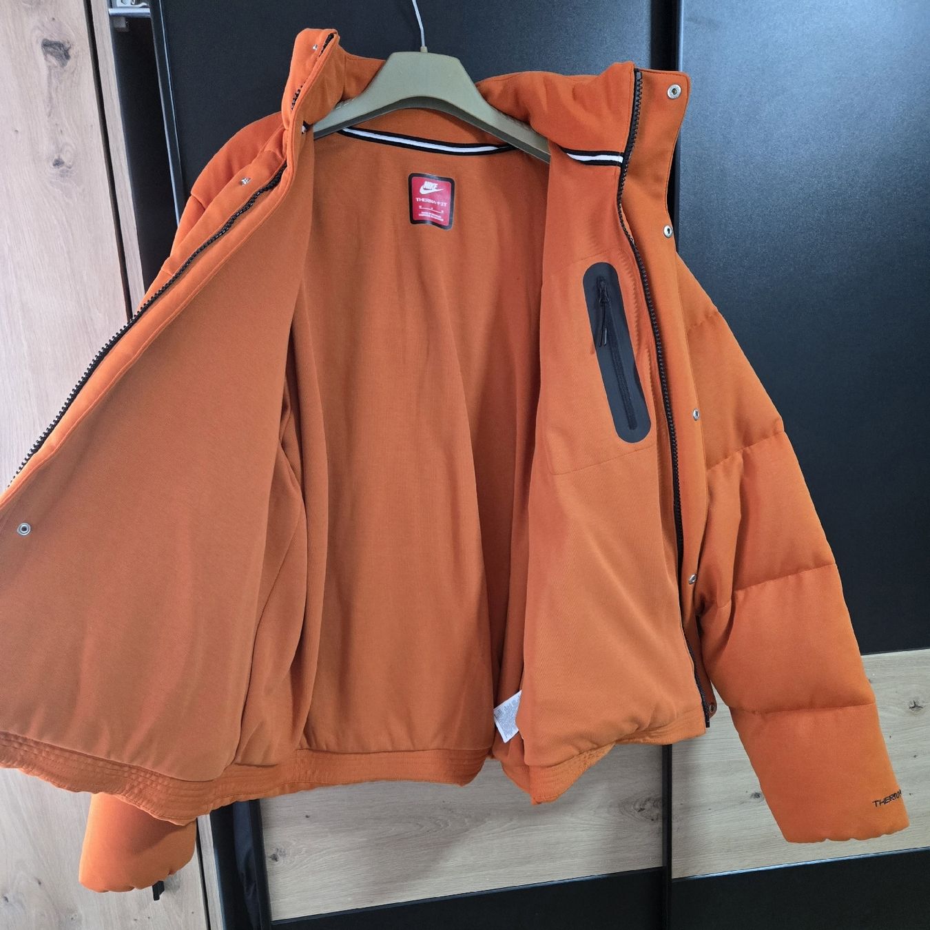Nike Giacche: Nike Tech Freece Jacke Orange F893 Gr.M – Nuovo (secondo la descrizione) da Winterthur venduto da SneakersLeo 1