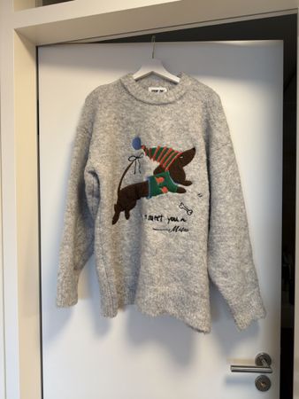 Sticky Zoo Pullover