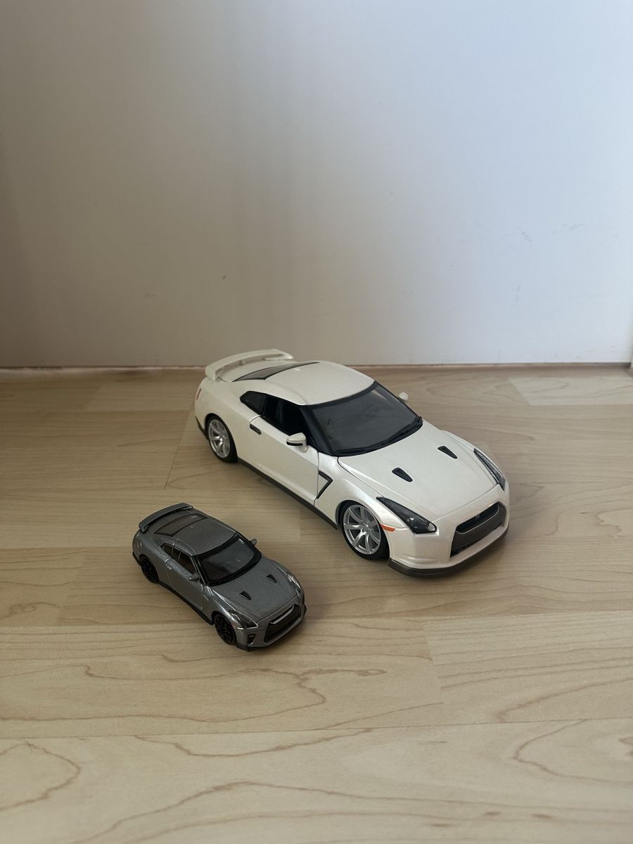 Bburago Voitures modèles: 2x Bburago Nissan GTR – Neuf (Voir description) à Obfelden par Marko593