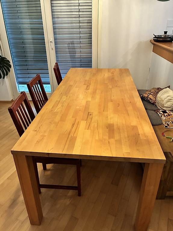 Tische: Schöner Holztisch – Gebraucht aus Winterthur von Marie-Christine