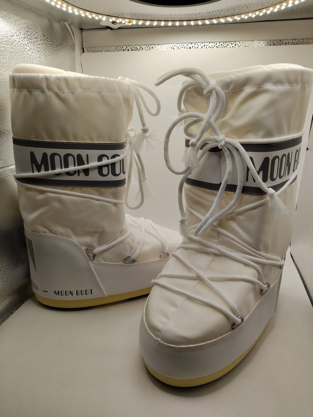 Moon Boot Scarpe da uomo: Moon Boot - Icon Nylon - White Gr. 31/34 – Nuovo e nell'imballaggio originale da Dällikon venduto da Retouren_Resale