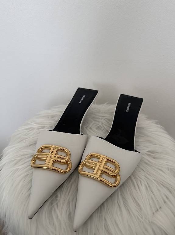 Damenschuhe: BALENCIAGA SQUARE KNIFE BB SLINGBACK MULES – Gebraucht aus Oberwil b. Zug von Andjola 1