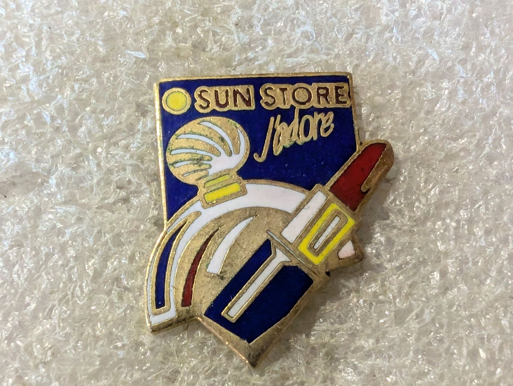 Placchette & Badge: Ansteckpin 153: Sun Store – Usato da Oppligen venduto da Pin-Fall-Shop