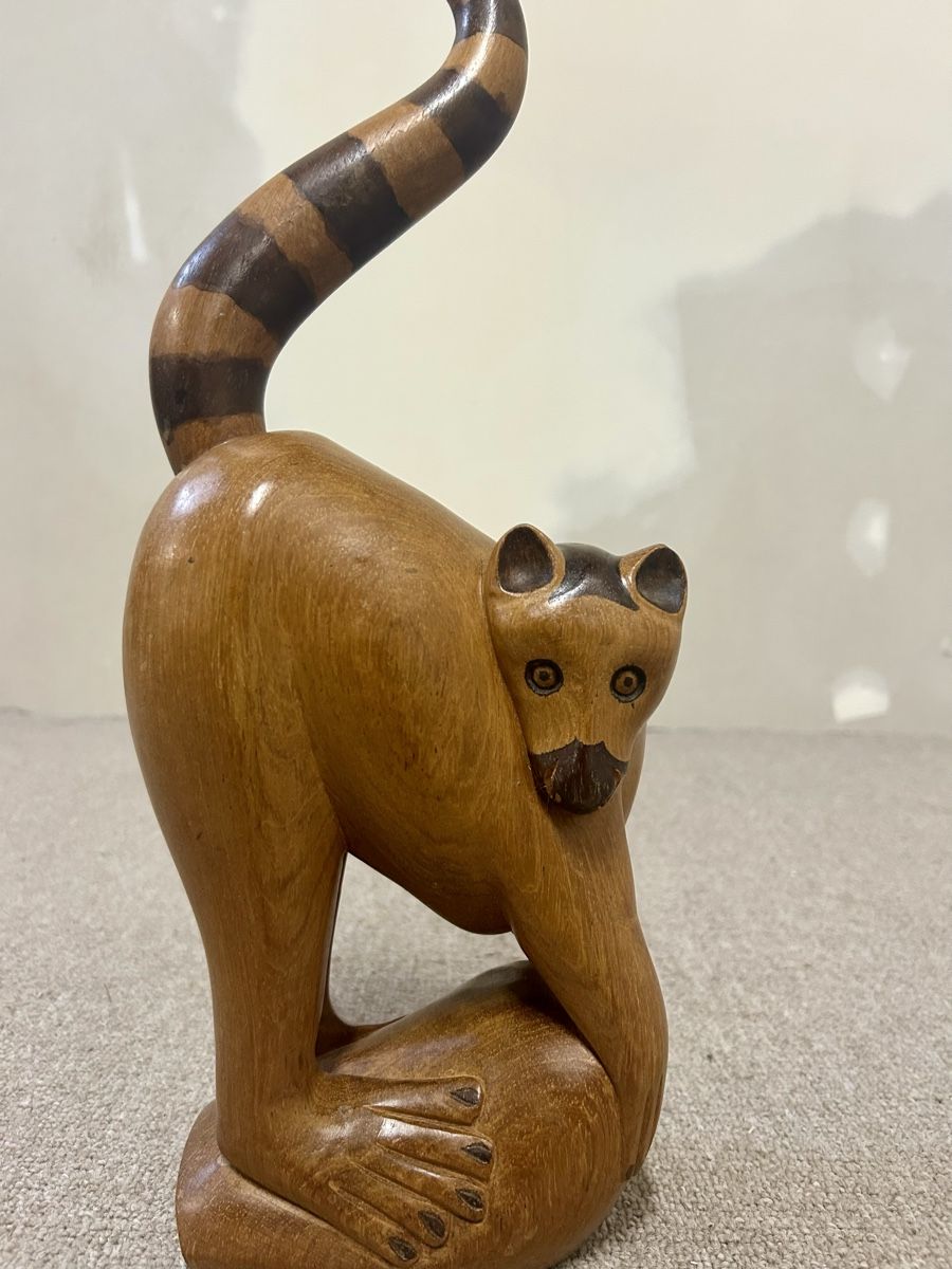 Statuette: Holzfigur Madagaskar Lemur, Handgeschnitzt – Usato da Rickenbach ZH venduto da Der-Insider 2
