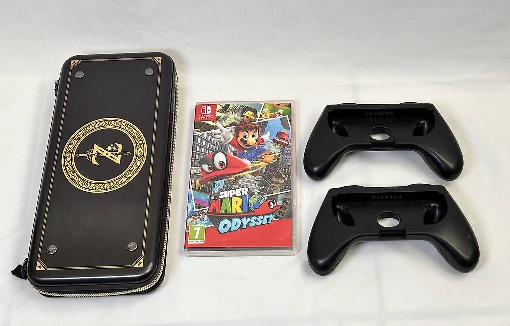 Nintendo Consoles: Nintendo Switch Console + Mario Odyssey + Accessori – D'occasion à Gordola par kar_gy5g 8