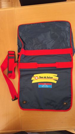 Kultige Aktentasche mit CS und Tour de Suisse Logo