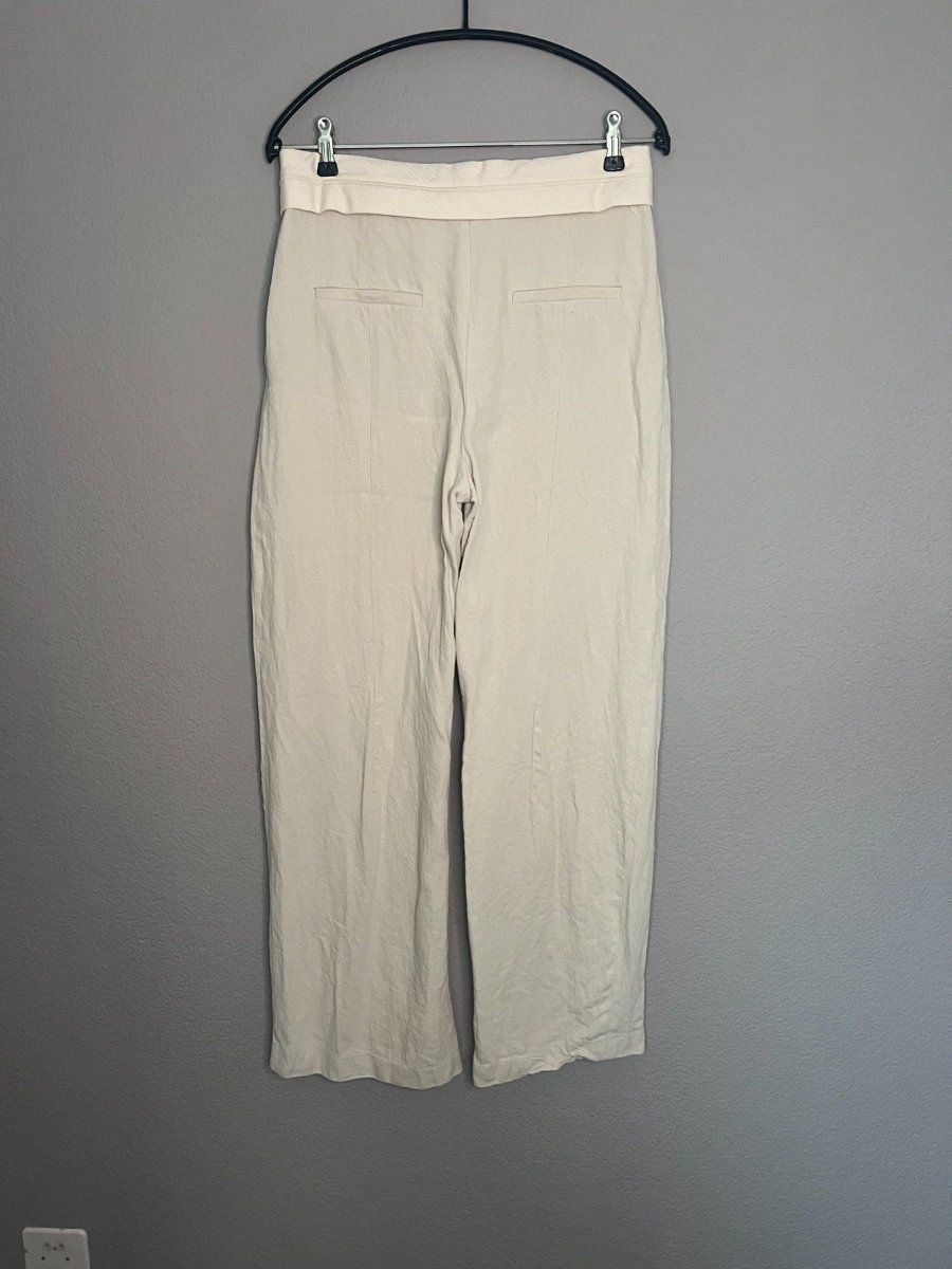 Zara Pantalons: beige ZARA Stoffhose, Size S – D'occasion à Muri b. Bern par SigridW 2