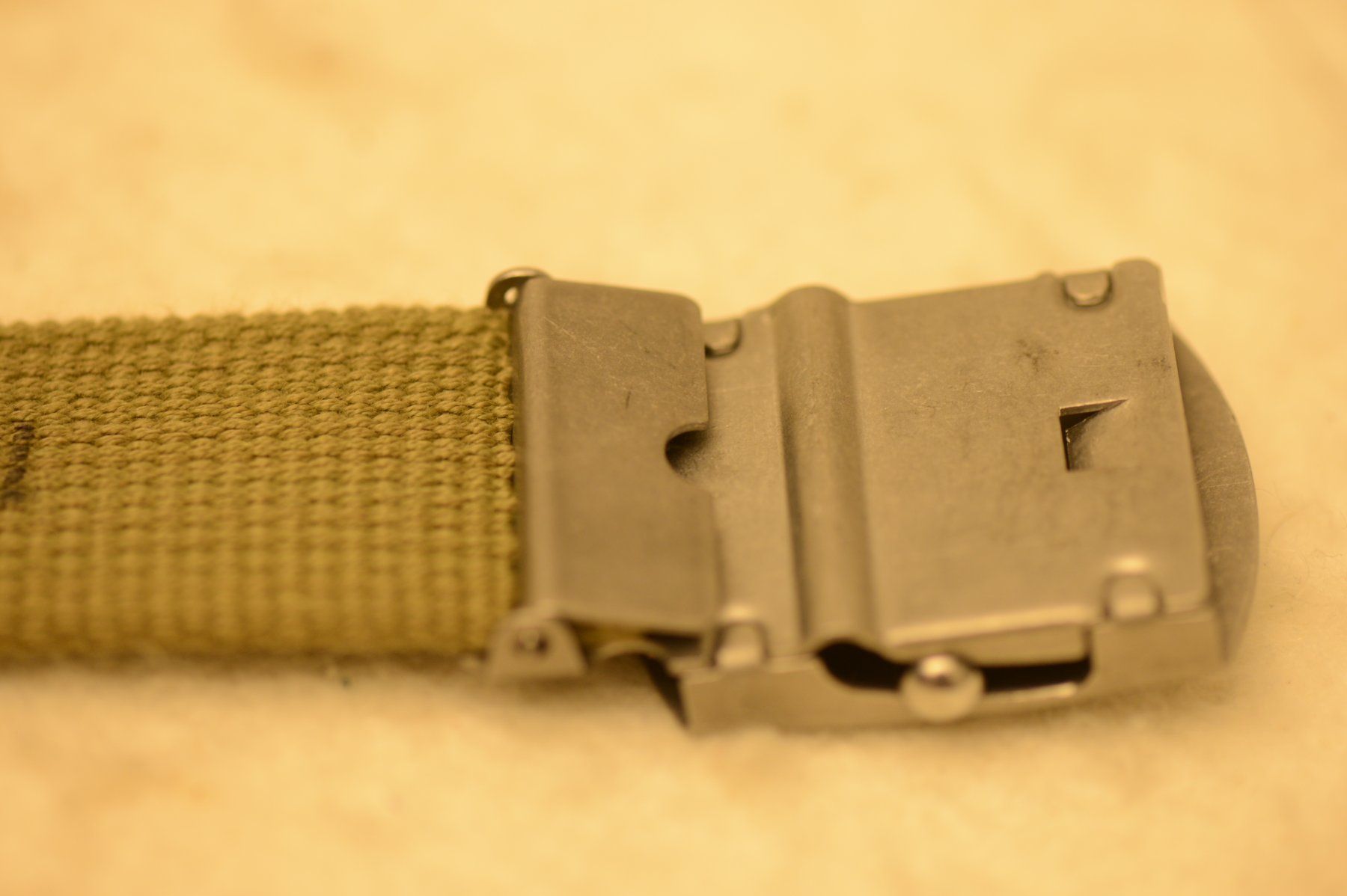 Schweizer Armee Cinture: 1 Stk. Schweizer Armee - TAZ 90 - Gurt - 130 cm Lang – Nuovo (secondo la descrizione) da Sachseln venduto da Smatsch54 2