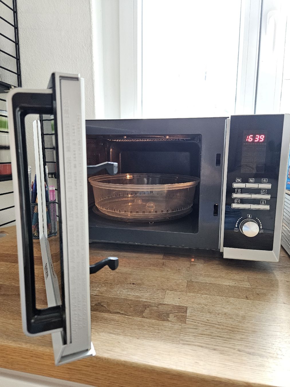 Appareils de cuisine: Mikrowelle – D'occasion à Hermetschwil-Staffeln par Tamara1008 1